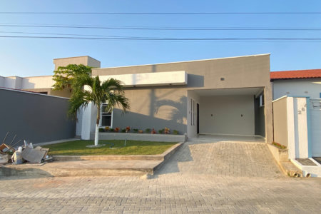 Casa à venda com 3 quartos, sendo 2 suítes, no condomínio PORTO LAGOA, Aquiraz - CE