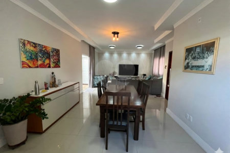 Casa à venda com 3 quartos, sendo 1 suíte, no condomínio Villa Suiça, Sorocaba - SP