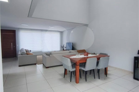 Casa à venda com 3 suítes no condomínio Piemonte, Vinhedo - SP