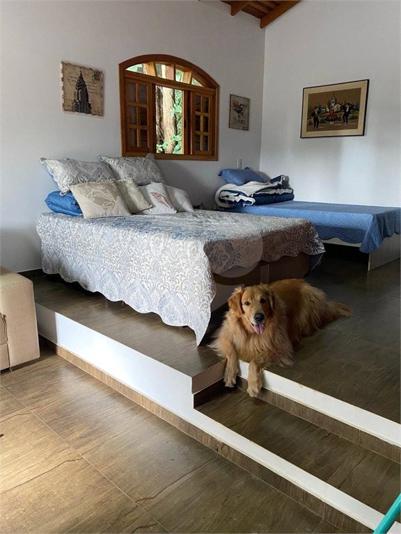 Casa à venda com 3 quartos, sendo 1 suíte, no condomínio Associação Reserva das Hortênsias, Mairiporã - SP