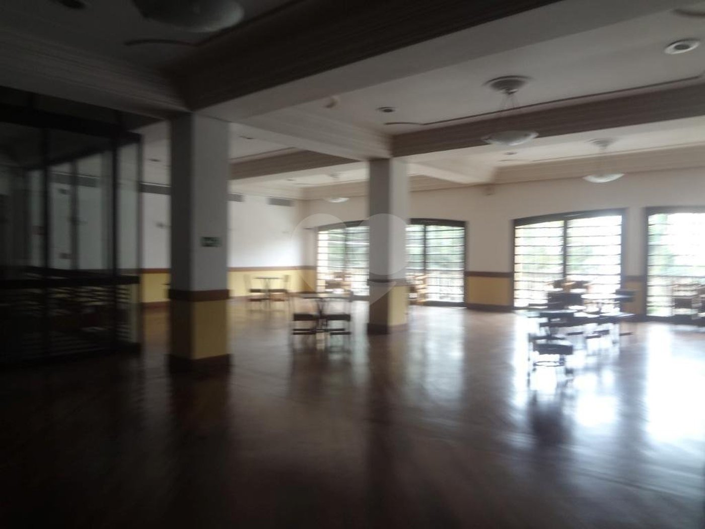 Casa comercial à venda na Rua Treze de Maio