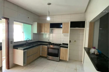 Casa para alugar com 3 quartos, sendo 1 suíte, em Açucena, Balsas, MA