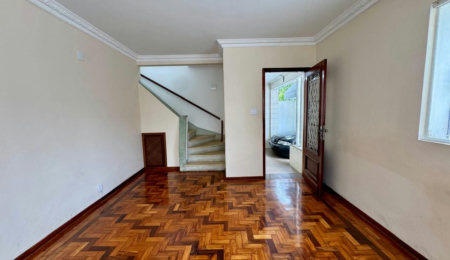 CASA AMPLA COM QUINTAL  150m² - 1.799.000,00 - Aparecida - Santos/SP