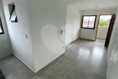 Casa à venda com 3 quartos, sendo 1 suíte, no condomínio Residencial Calegari, São Paulo - SP