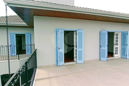 Casa à venda com 3 suítes no condomínio Estância Marambaia, Vinhedo - SP