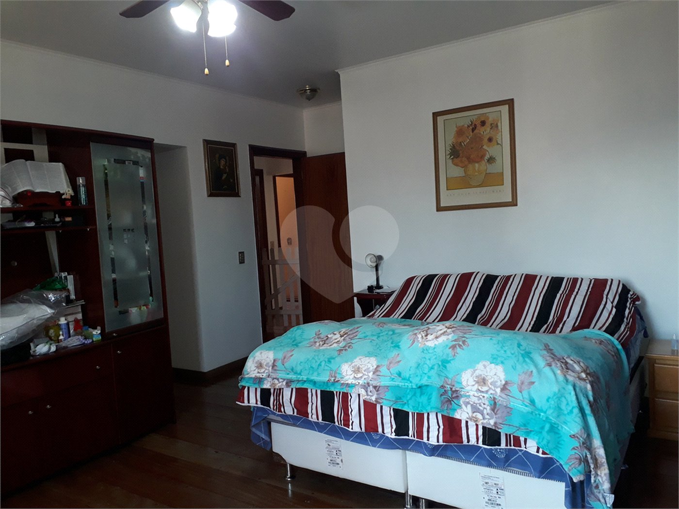 Sobrado à venda com 4 quartos, sendo 1 suíte, em Vila Constança, São Paulo, SP