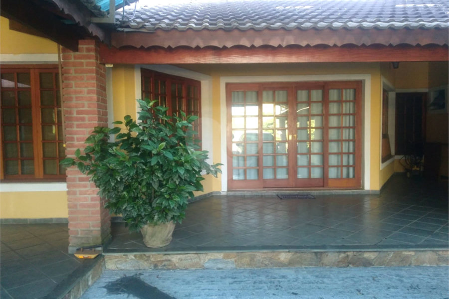 Chácara à venda com 4 suítes em Jundiaizinho (terra Preta), Mairiporã, SP