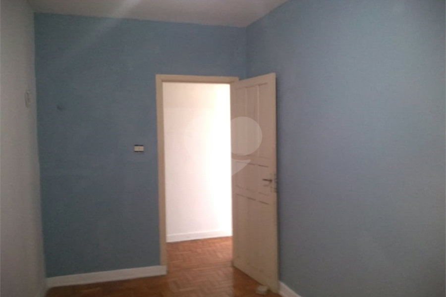 Sobrado à venda com 3 quartos em Vila Nivi, São Paulo, SP