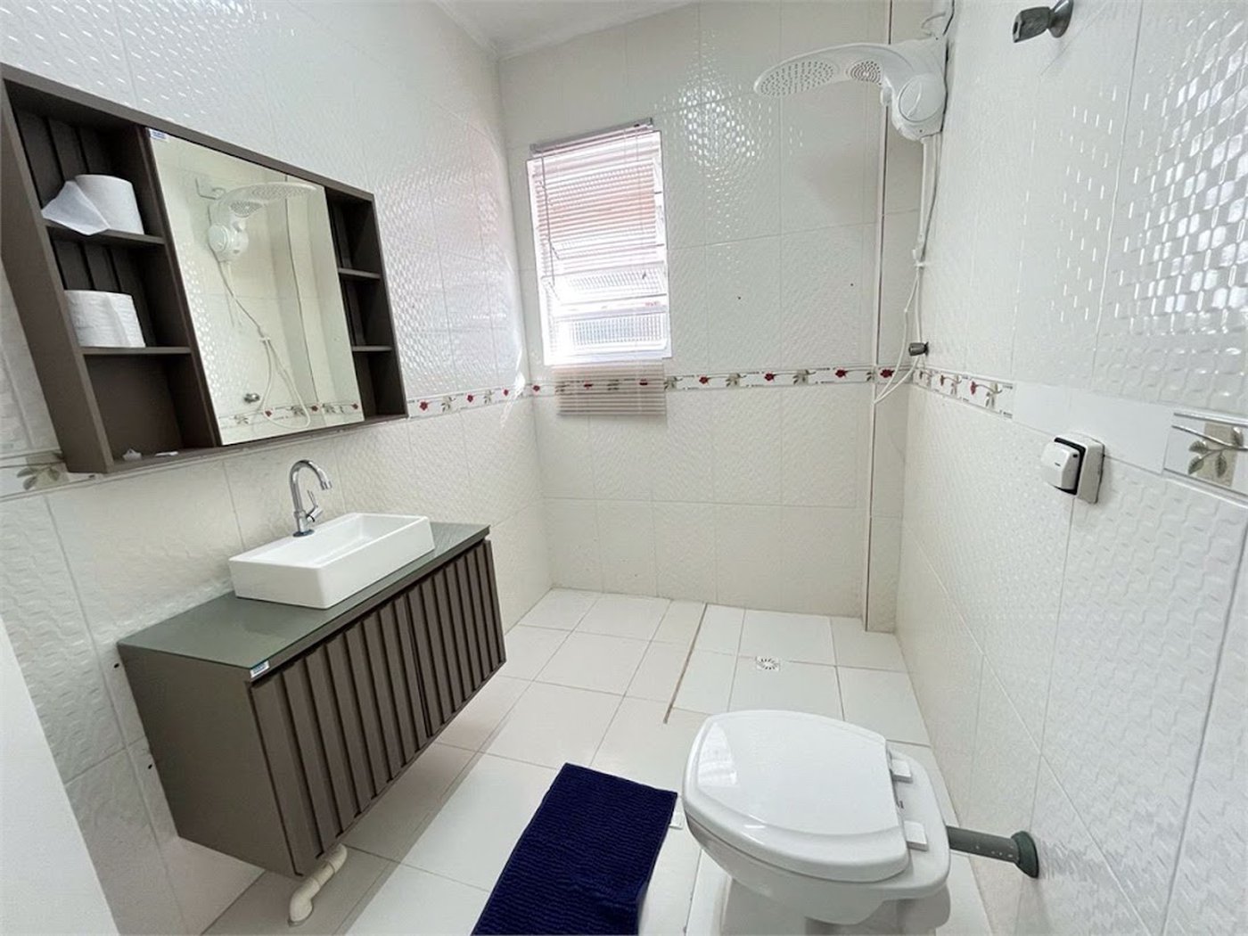 Apartamento Residencial à venda, Centro, Guarujá - AP0133.