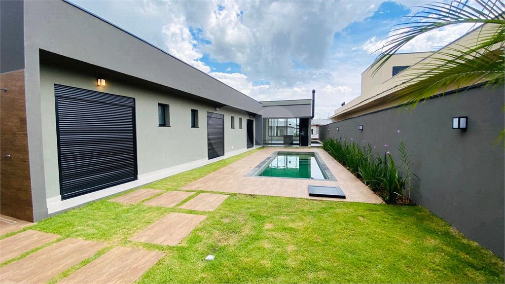 Casa à venda com 3 suítes no condomínio Vale das Aguas, Bragança Paulista - SP