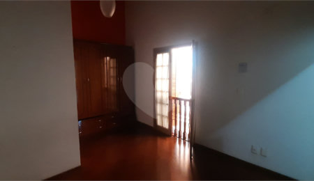 Sobrado à venda com 3 quartos, sendo 1 suíte,  em Serra da Cantareira, Mairiporã, SP