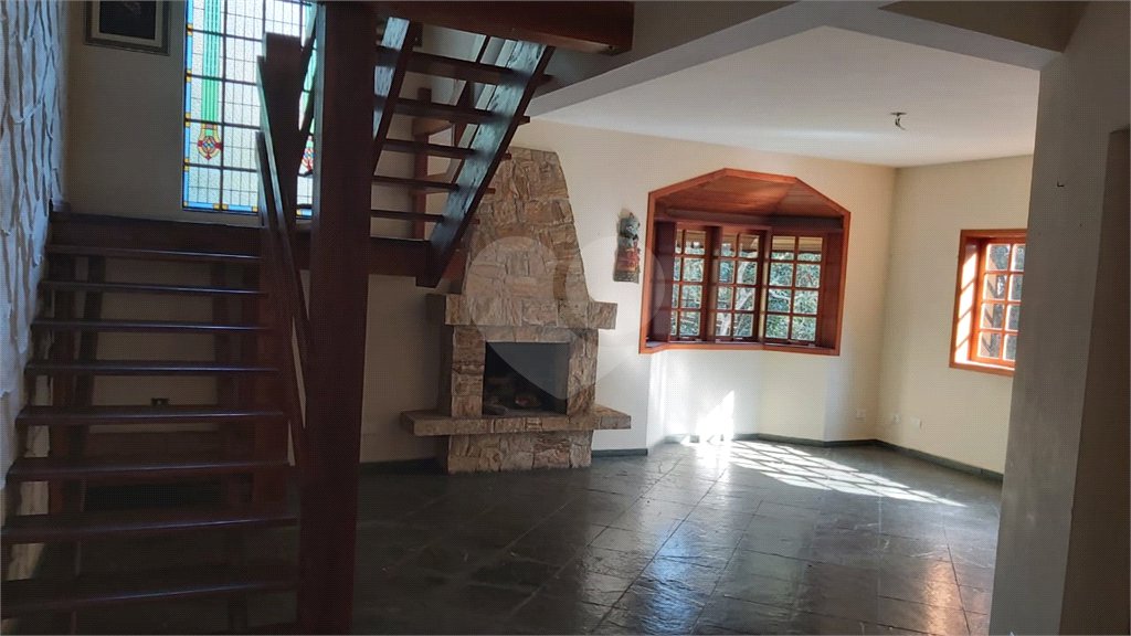 Sobrado à venda com 3 quartos, sendo 2 suítes, em Serra da Cantareira, Mairiporã, SP
