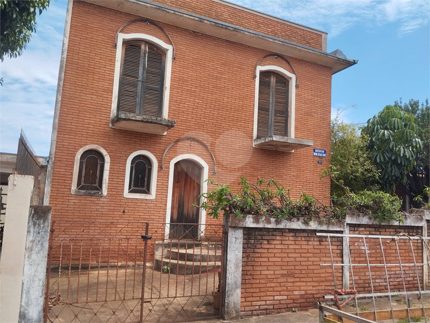 Sobrado à venda com 4 quartos, sendo 1 suíte,  em Vila Xavier (vila Xavier), Araraquara, SP