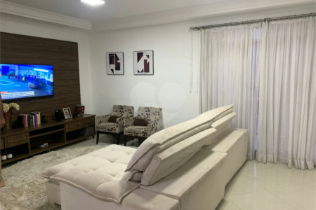 Sobrado à venda com 3 quartos, sendo 1 suíte, em Residencial Novo Horizonte I, Mogi das Cruzes, SP