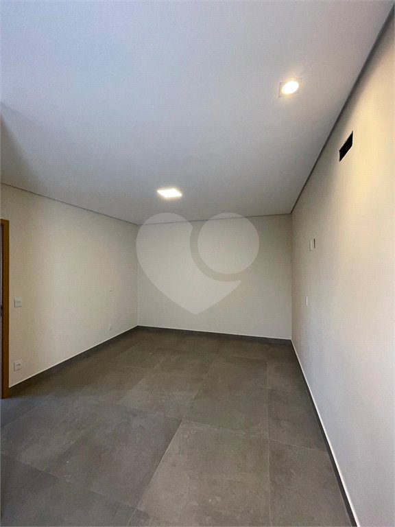 Casa à venda com 3 quartos, sendo 1 suíte, em Portal do Bosque, Louveira, SP