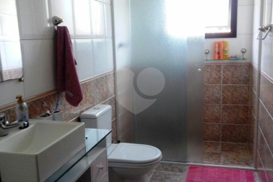 Sobrado à venda com 3 quartos, sendo 1 suíte, em Tremembé, São Paulo, SP