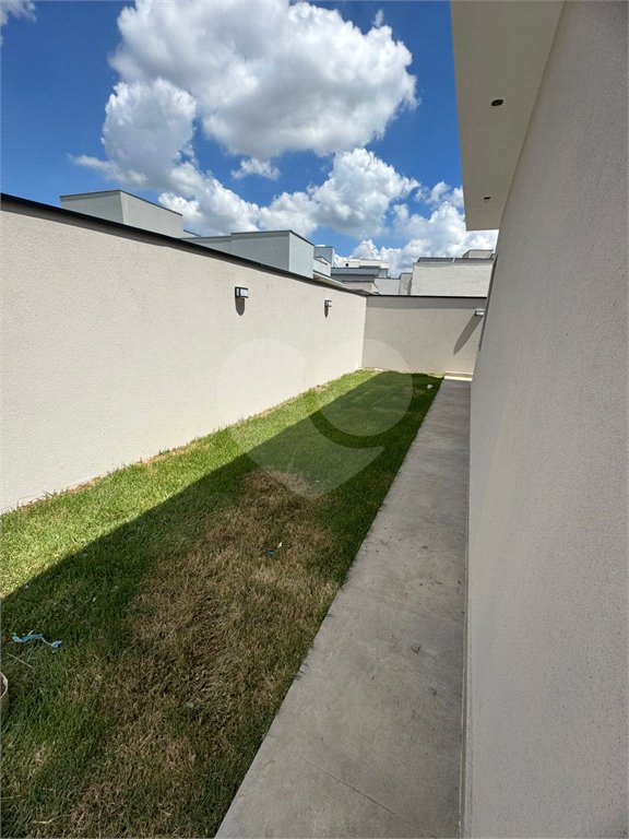 Casa à venda com 3 quartos, sendo 1 suíte, no condomínio Reserva Central Parque, Salto - SP