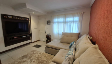Casa à venda com 2 quartos, sendo 1 suíte, no condomínio Quintas Marajoara, São Paulo - SP