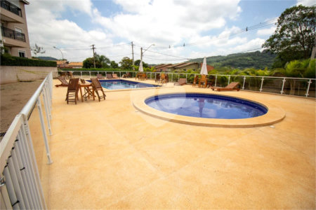 Apartamento à venda com 3 quartos, sendo 1 suíte, em Bairro do Cambará, São Roque, SP