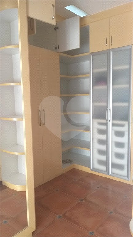 Casa à venda com 5 quartos, sendo 2 suítes, no condomínio Vinhas da Vista Alegre - Lado Sede, Vinhedo - SP