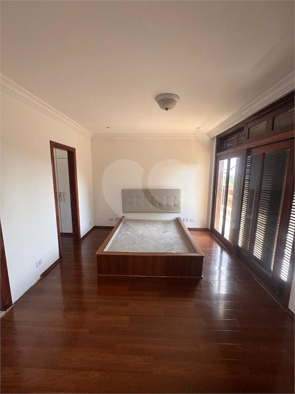 Sobrado à venda ou para alugar com 4 quartos, sendo 3 suítes, em Serra da Cantareira, Mairiporã, SP