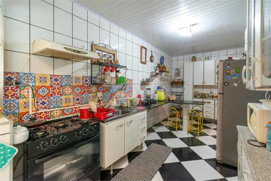 Casa à venda com 170m², 3 quartos e 2 vagas