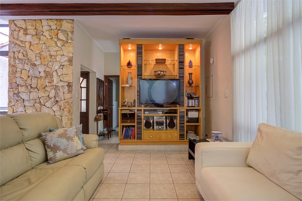 Casa à venda com 3 quartos, sendo 1 suíte, em Alto da Boa Vista, São Paulo, SP