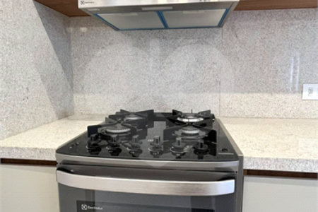 Apartamento com 69 metros todo reformado ao lado da Alameda Lucas em Atibaia.