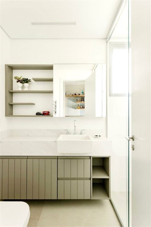 Apartamento à venda com 3 suítes em Moema, São Paulo, SP