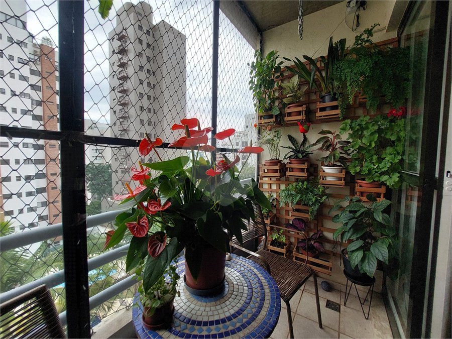 Apartamento à venda com 3 quartos, sendo 1 suíte, em Real Parque, São Paulo, SP
