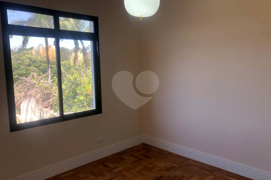 Casa à venda com 4 quartos, sendo 2 suítes,  em Horto Florestal, São Paulo, SP