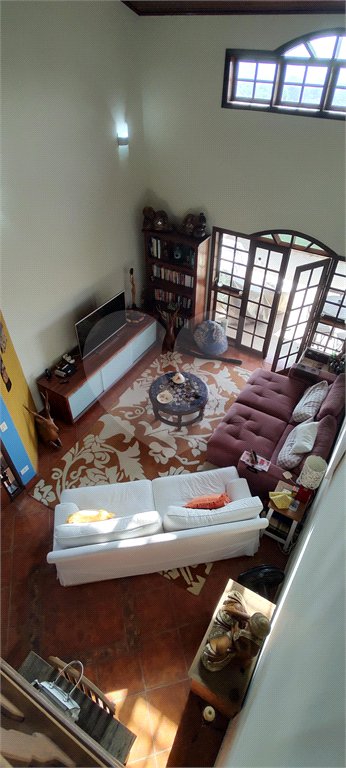 Casa à venda com 3 quartos, sendo 1 suíte, no Centro, Extrema, MG