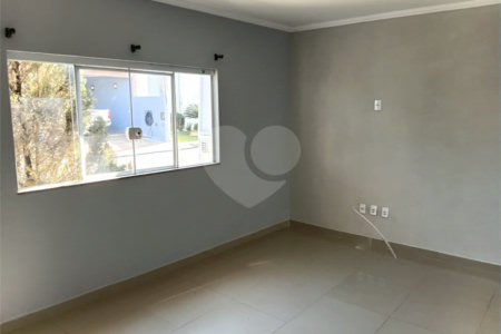 Casa à venda com 3 quartos, sendo 1 suíte,  no condomínio Residencial Eldorado, São Carlos - SP