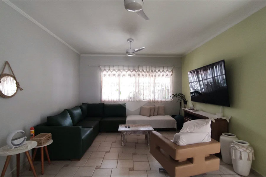 Casa à venda com 2 quartos, sendo 1 suíte, em São Lourenço, Bertioga, SP
