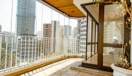 Apartamento à venda com 3 suítes em Moema, São Paulo, SP