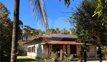 Casa à venda ou para alugar com 3 quartos, sendo 1 suíte,  no condomínio Recanto Florido, Vinhedo - SP