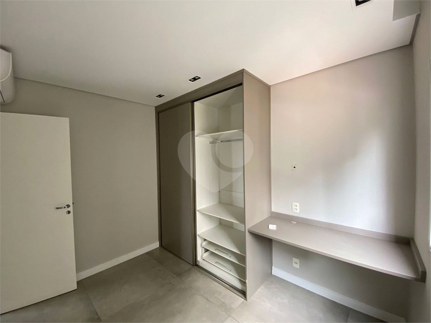 Apartamento para alugar com 2 quartos, sendo 1 suíte,  em Vila Gertrudes, São Paulo, SP