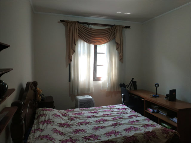 Casa Térrea à venda com 3 quartos, sendo 1 suíte,  em Interlagos, São Paulo, SP