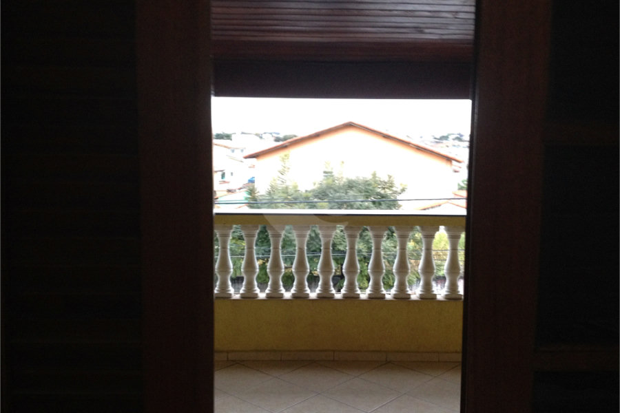 Sobrado à venda com 3 quartos, sendo 1 suíte, em Jardim Santa Clara, Guarulhos, SP