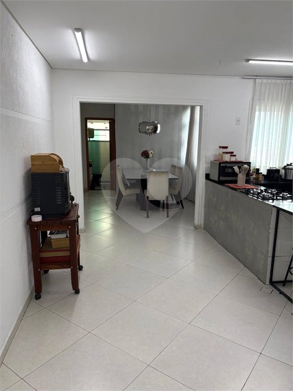 Casa à venda com 4 suítes em Vila Lavínia, Mogi das Cruzes, SP