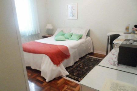 Sobrado à venda com 3 quartos, sendo 1 suíte,  em Jardim Marajoara, São Paulo, SP