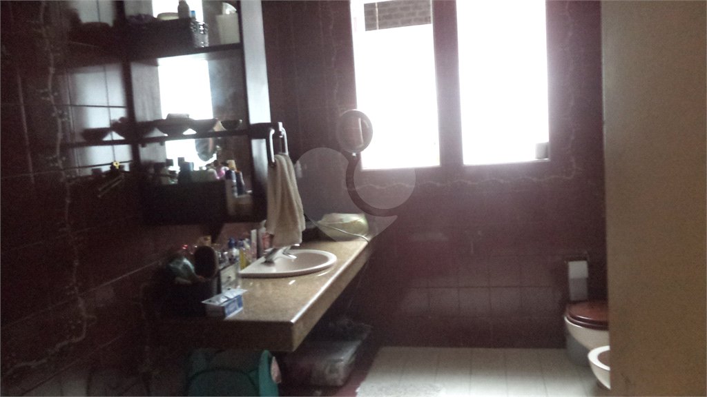 Sobrado à venda com 6 quartos, sendo 2 suítes,  em Chácara Monte Alegre, São Paulo, SP