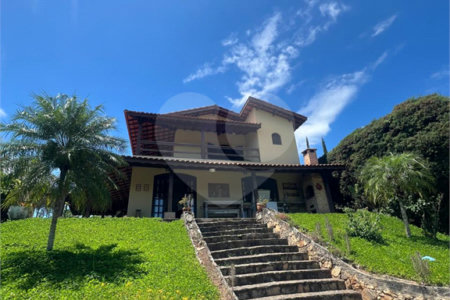 Casa à venda com 4 quartos, sendo 1 suíte, em Alpes D'ouro, Bom Jesus dos Perdões, SP
