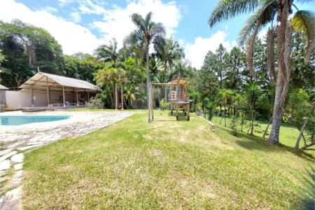 Casa à venda com 4 quartos, sendo 1 suíte, no Centro, Ibiúna, SP