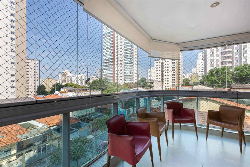Apartamento à venda com 3 suítes em Vila Anglo Brasileira, São Paulo, SP