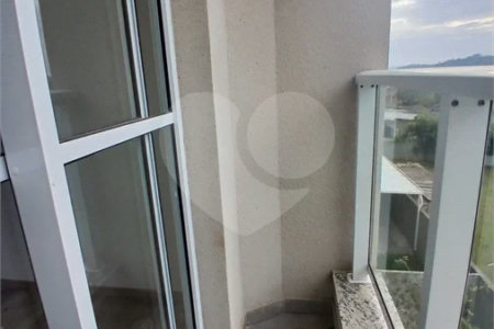 Apartamento de 2 quartos com planejados, sacada e lazer completo| Condomínio| São Roque