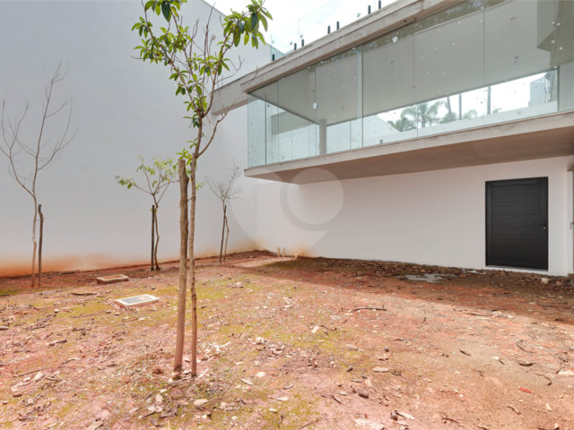 Casa à venda com 3 suítes no condomínio Residencial Heron 140, São Paulo - SP