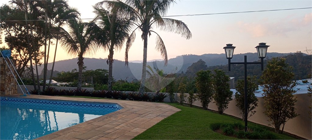 Casa à venda com 5 quartos, sendo 2 suítes, em Serra da Cantareira, Mairiporã, SP