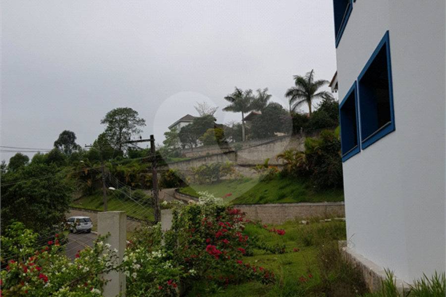 Casa à venda com 4 suítes no condomínio Suíça da Cantareira, Mairiporã - SP
