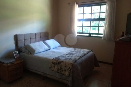 Chácara à venda com 4 quartos, sendo 1 suíte, em Bairro dos Pires, Extrema, MG